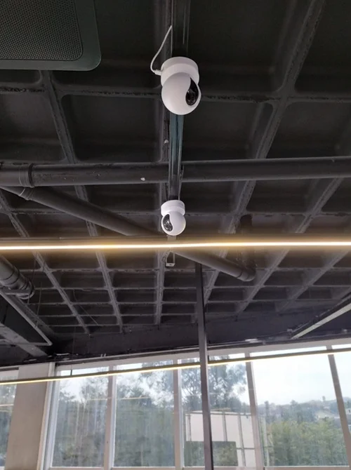 Câmera de segurança instalada pela equipe D2